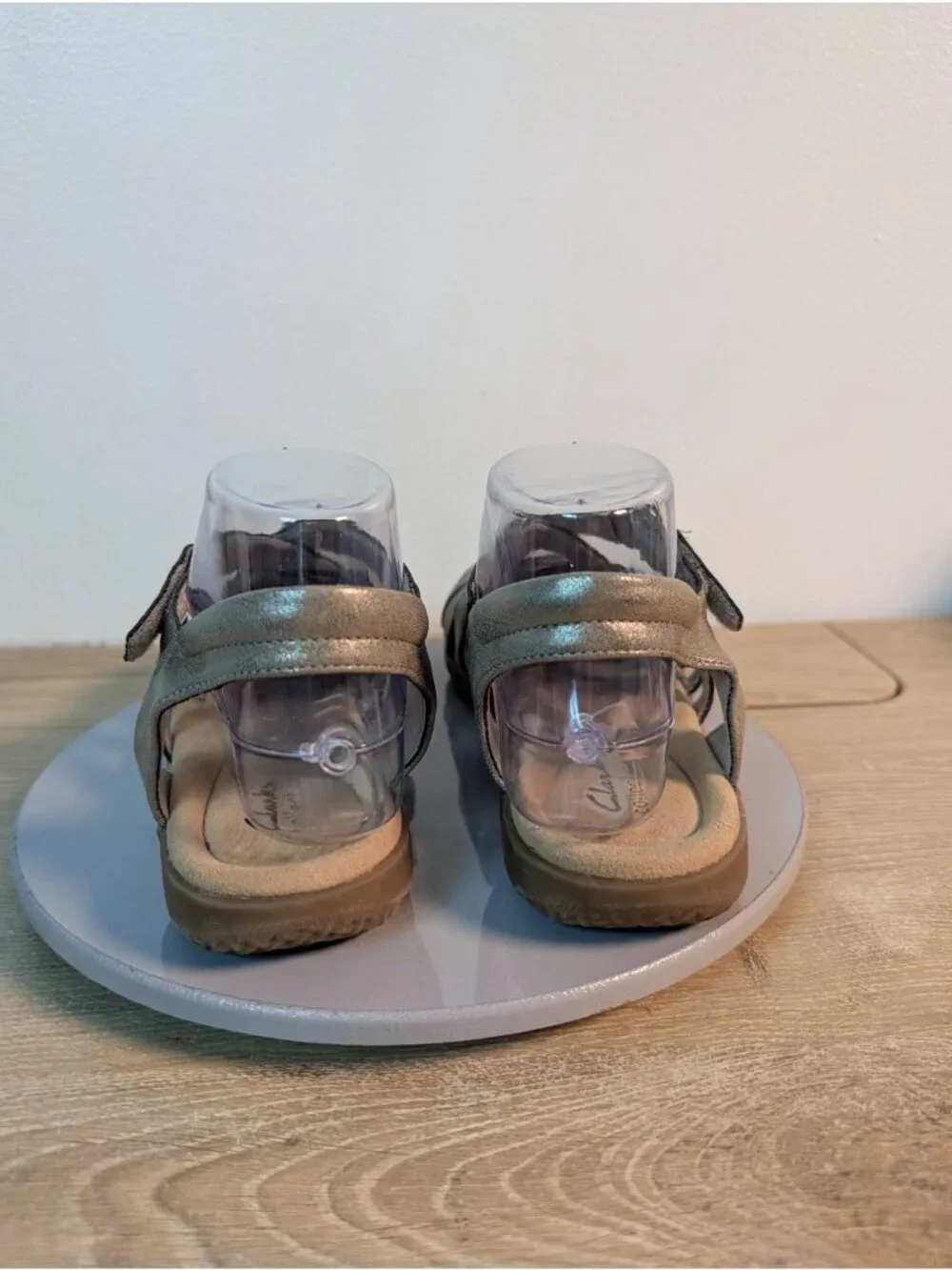 Clarks Elizabelle Sea Fisherman Leather Sandals Gray Riptape size 8 Comfort